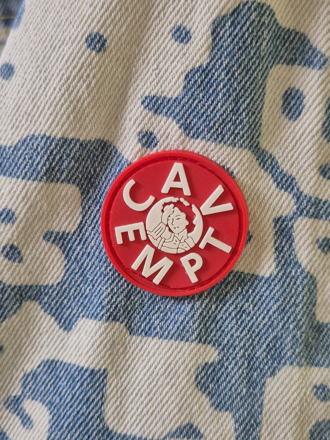 카브엠트 노이즈 프린팅 데님 자켓 상품이미지4