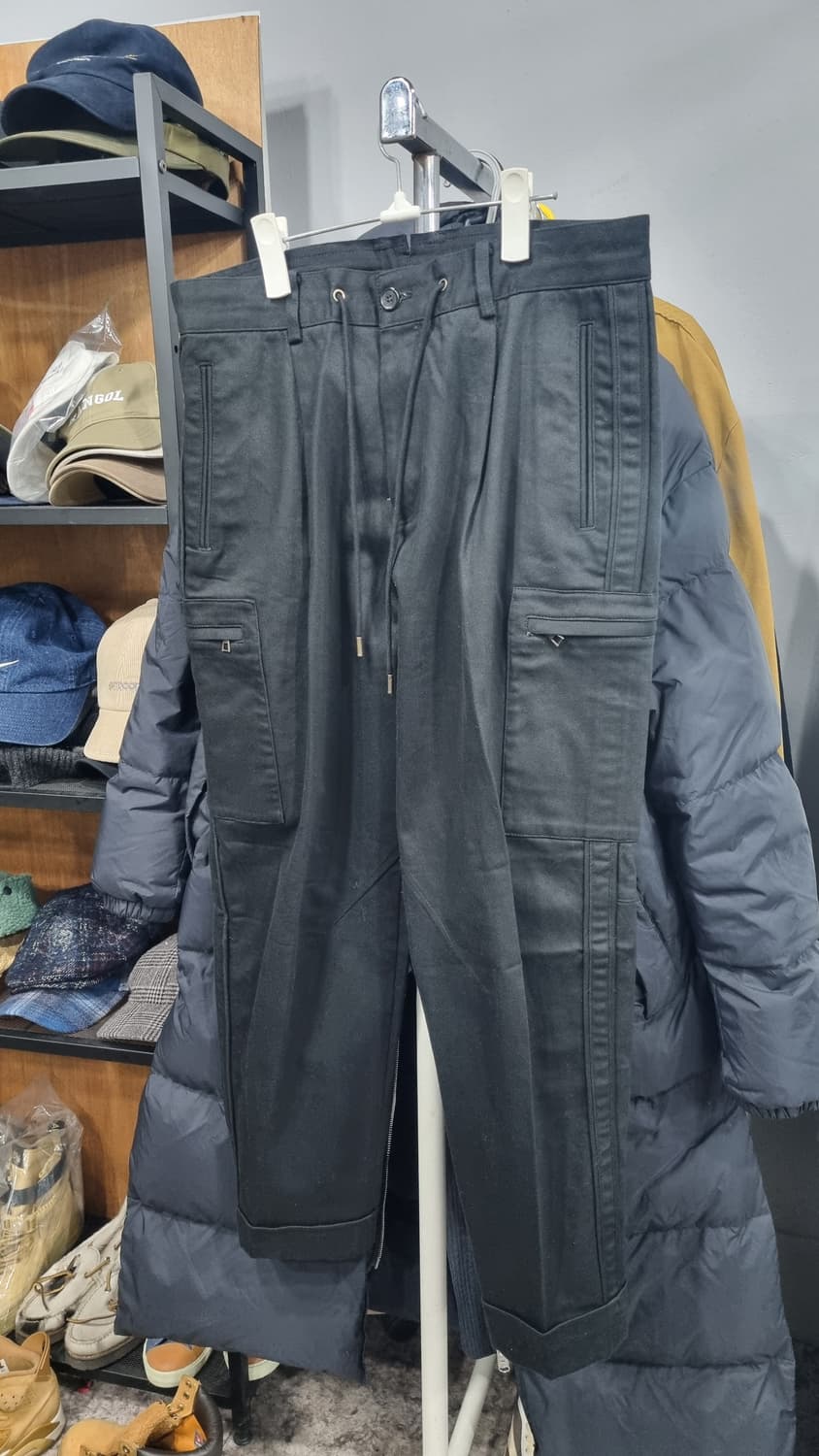 ((송 지 오 옴 므)) 검정색 롤업 트랙 카고바지 32size 상품이미지1