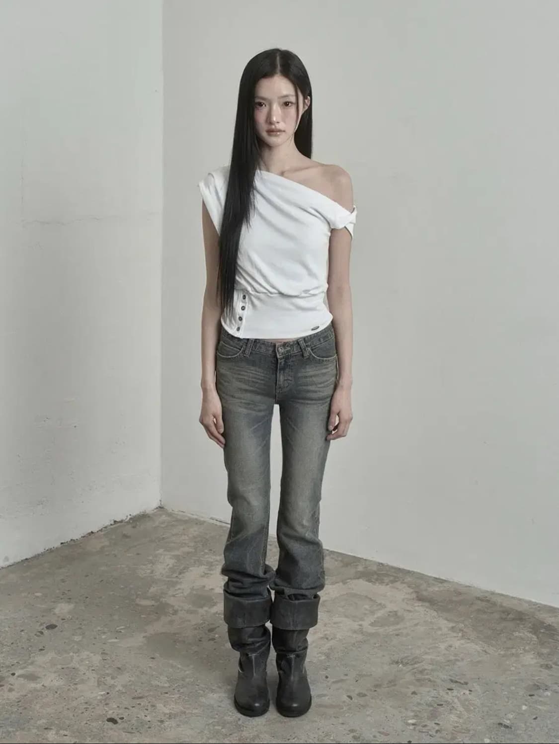 이네기 Waist-Shaped Button Top 화이트 상품이미지1