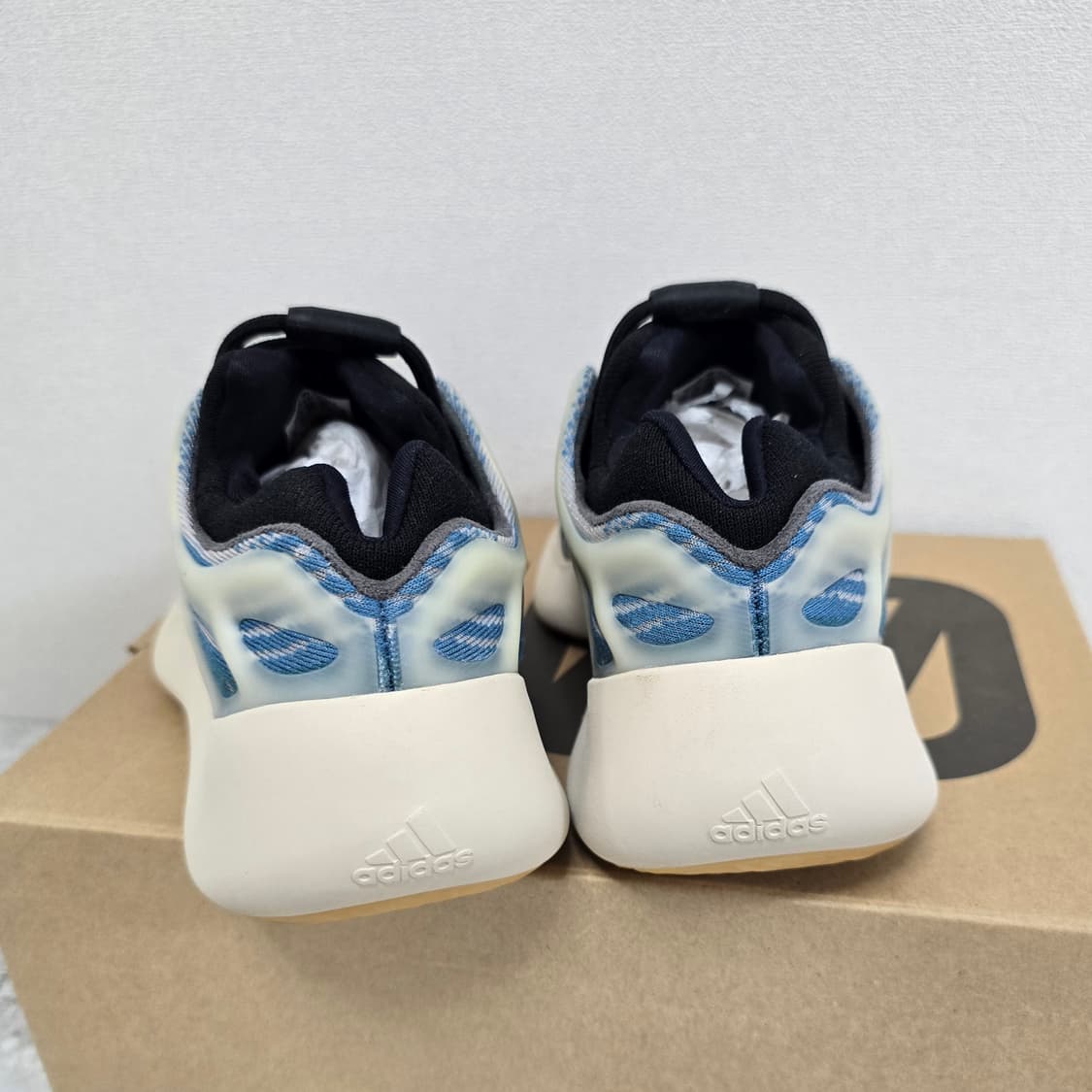이지 700 V3 카이아나이트 220사이즈 판매 상품이미지5