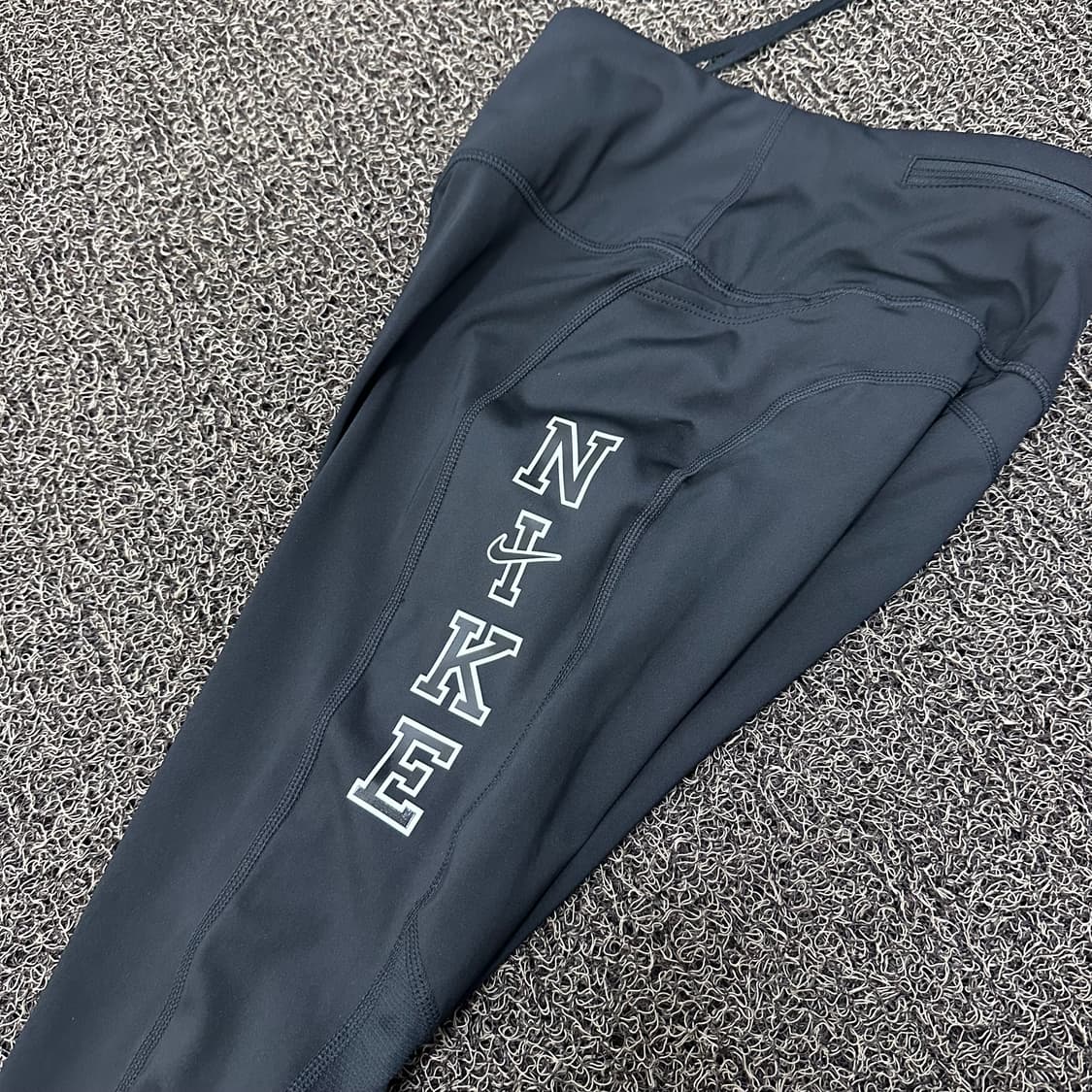 NIKE 나이키 여성 레깅스 필라테스복 운동복 블랙 S 상품이미지9