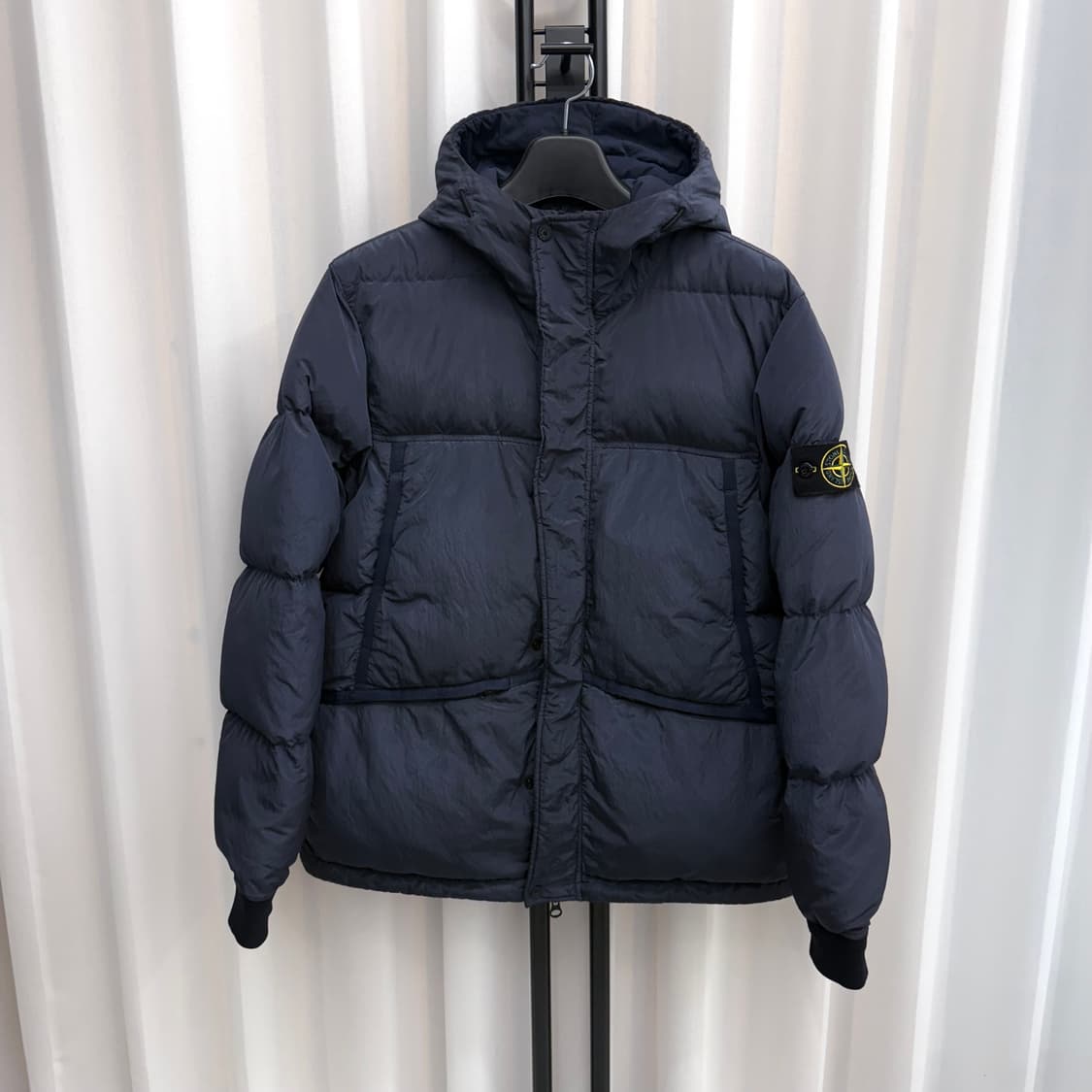 [L] 스톤아일랜드 나일론 메탈 후드 패딩 상품이미지1