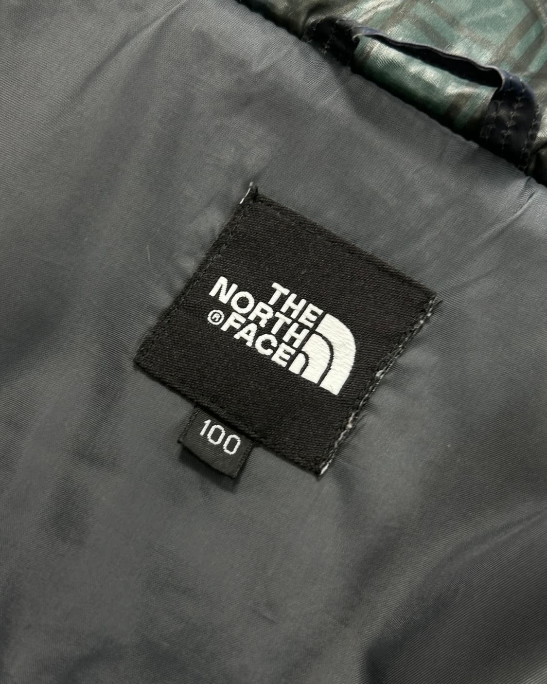 노스페이스 블랙와치 체크 패턴 경량패딩  상품이미지7