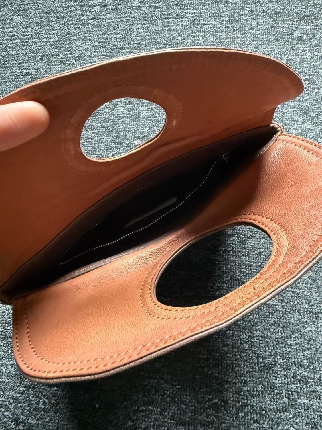 마크제이콥스 클러치백 상품이미지4