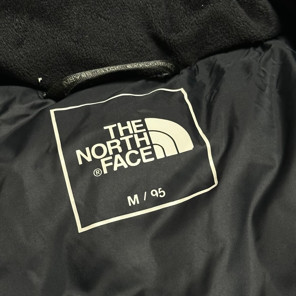 The North Face 구스다운 블랙 롱패딩 상품이미지3