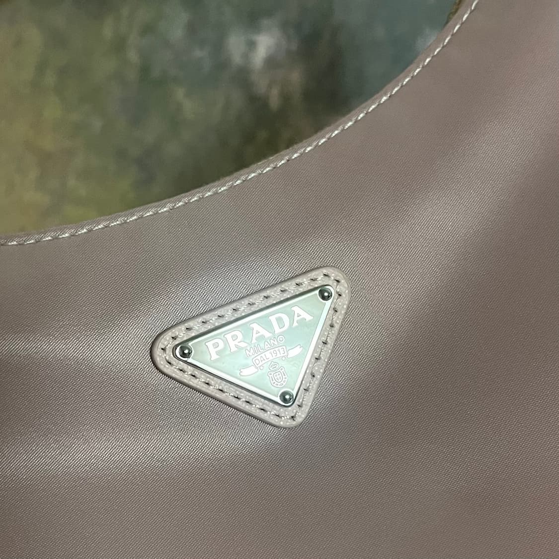 프라다 리에디션 핑크 호보백 1NE204 상품이미지7