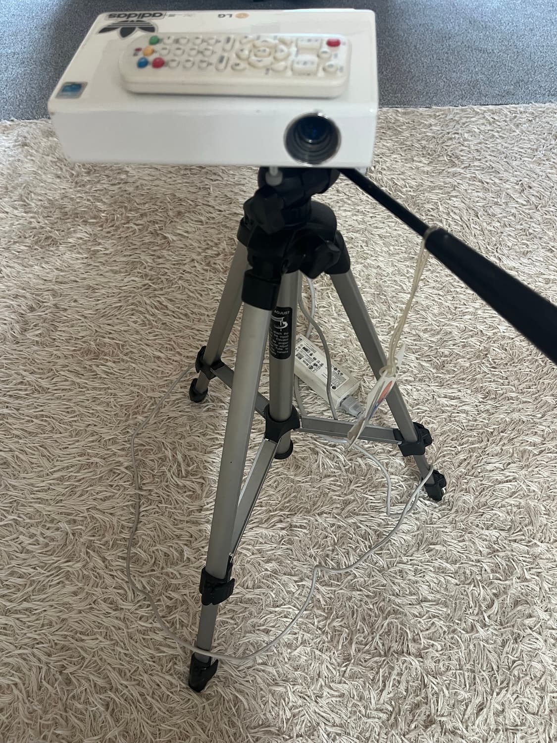 LG 빔프로젝터 + 삼각대 거치대 세트 상품이미지1