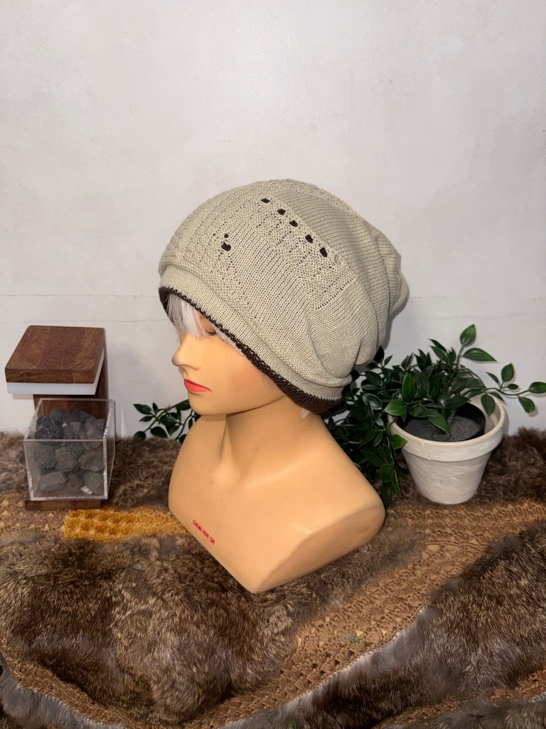 Ivory grunge cross reversible loose 비니 상품이미지1