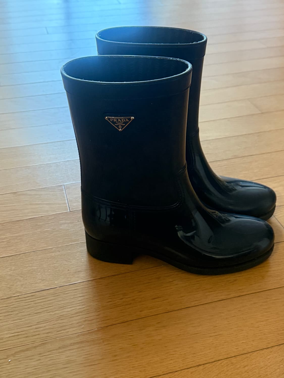 프라다 로고플레이드 네이비 레인부츠 38 (240) 상품이미지3