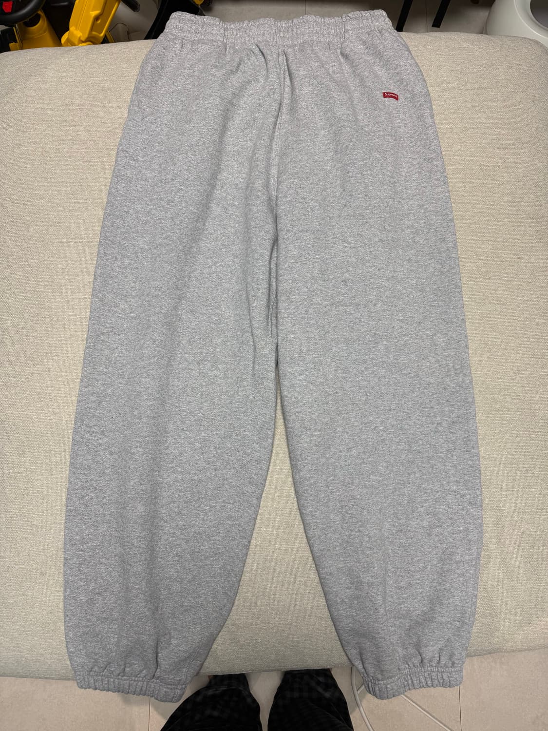 슈프림 스몰 박스 스웨트팬츠 헤더 그레이 - 25FW 상품이미지2