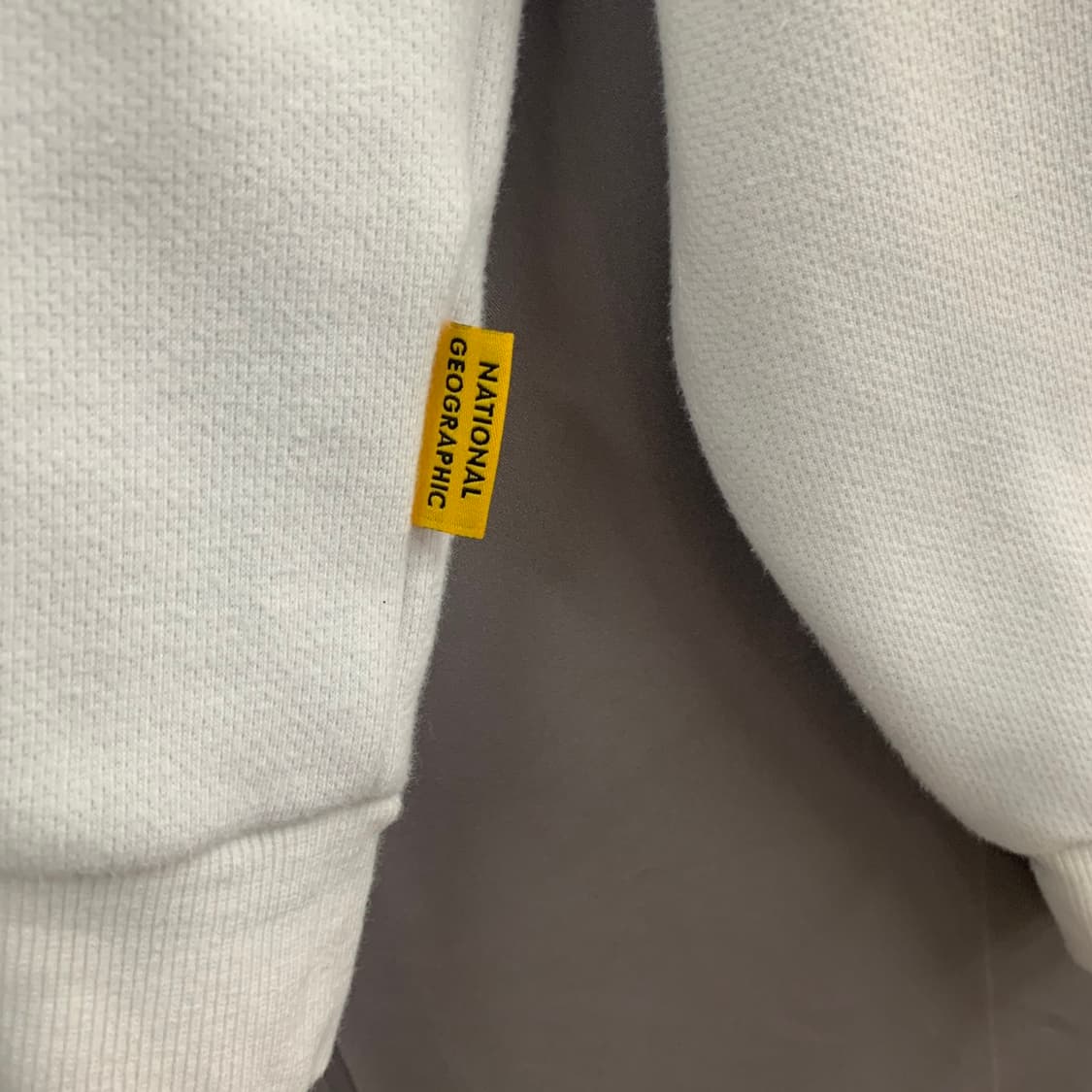 XL 내셔널지오그래픽 빅 로고 프린팅 와펜 맨투맨 상품이미지6