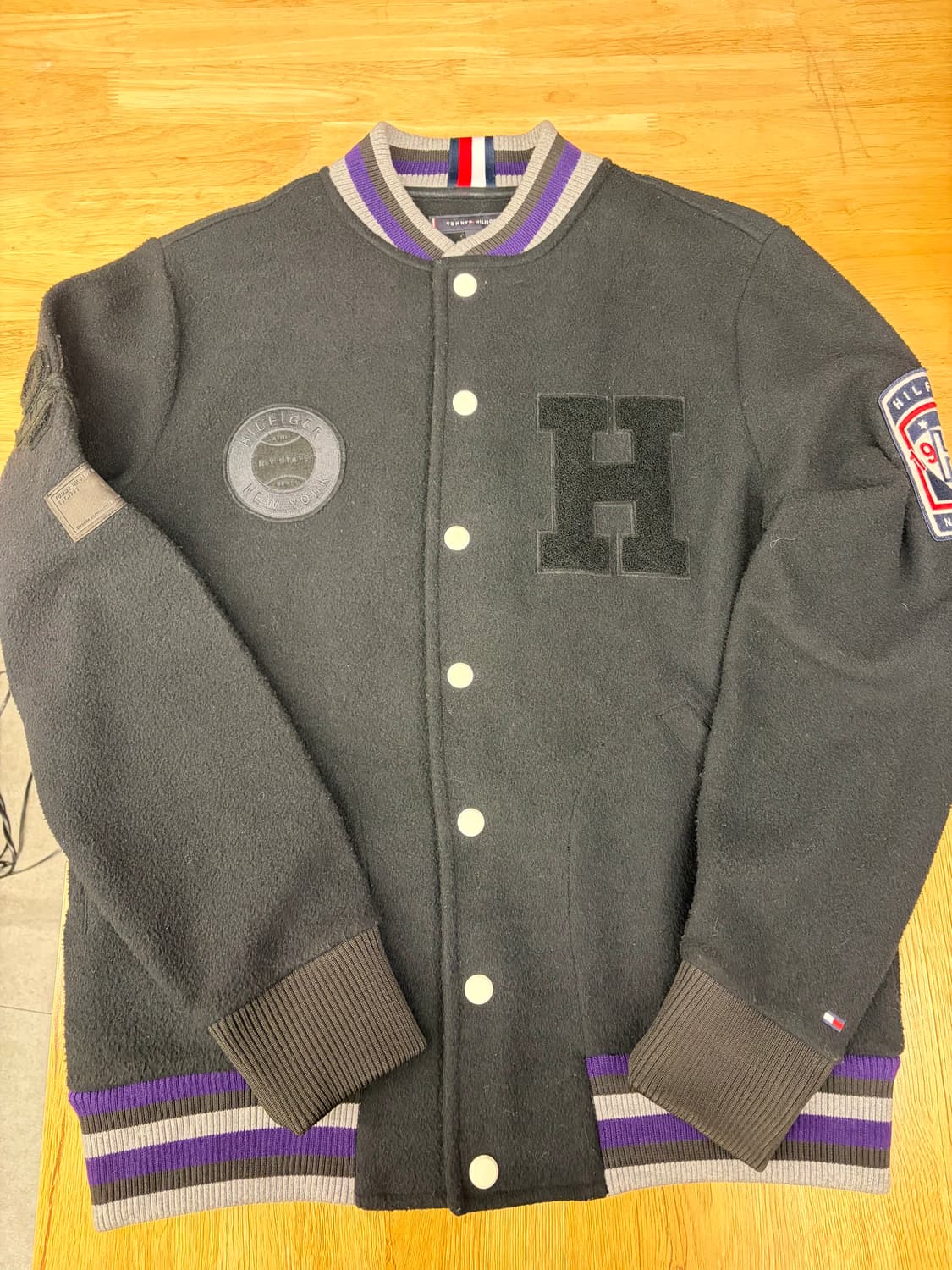 [M] 타미힐피거 블랙 바시티 자켓 상품이미지4