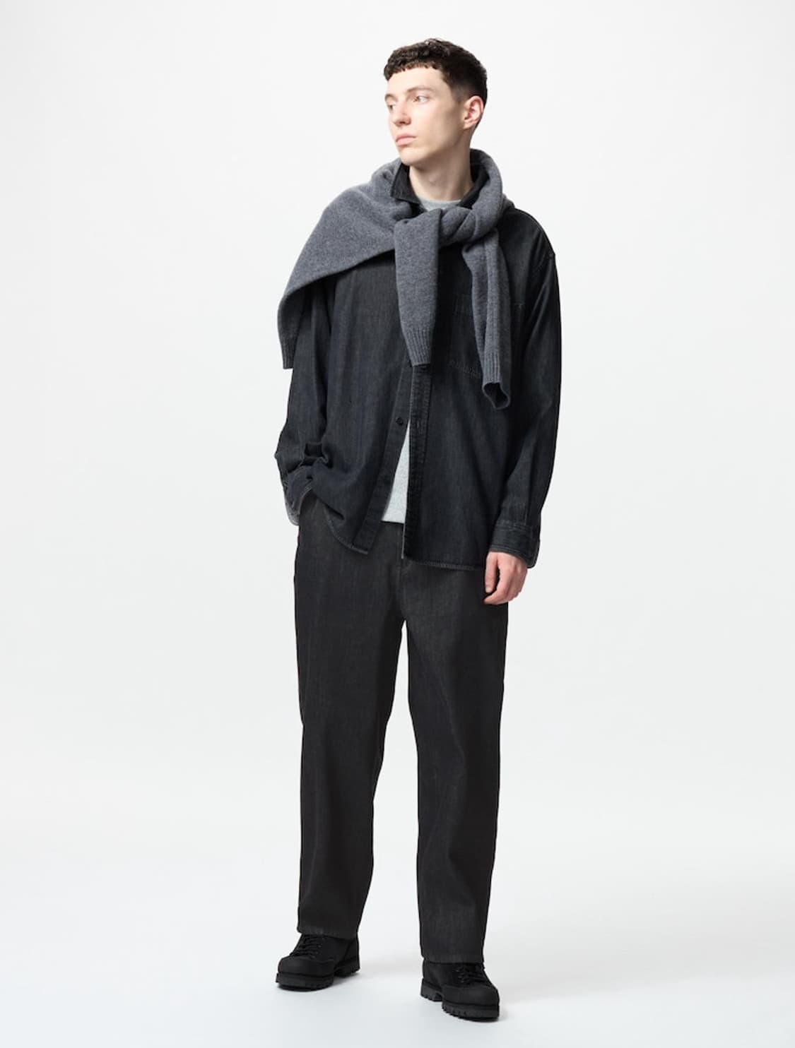 유니클로 와이드 테이퍼드 진 블랙 XL 상품이미지1