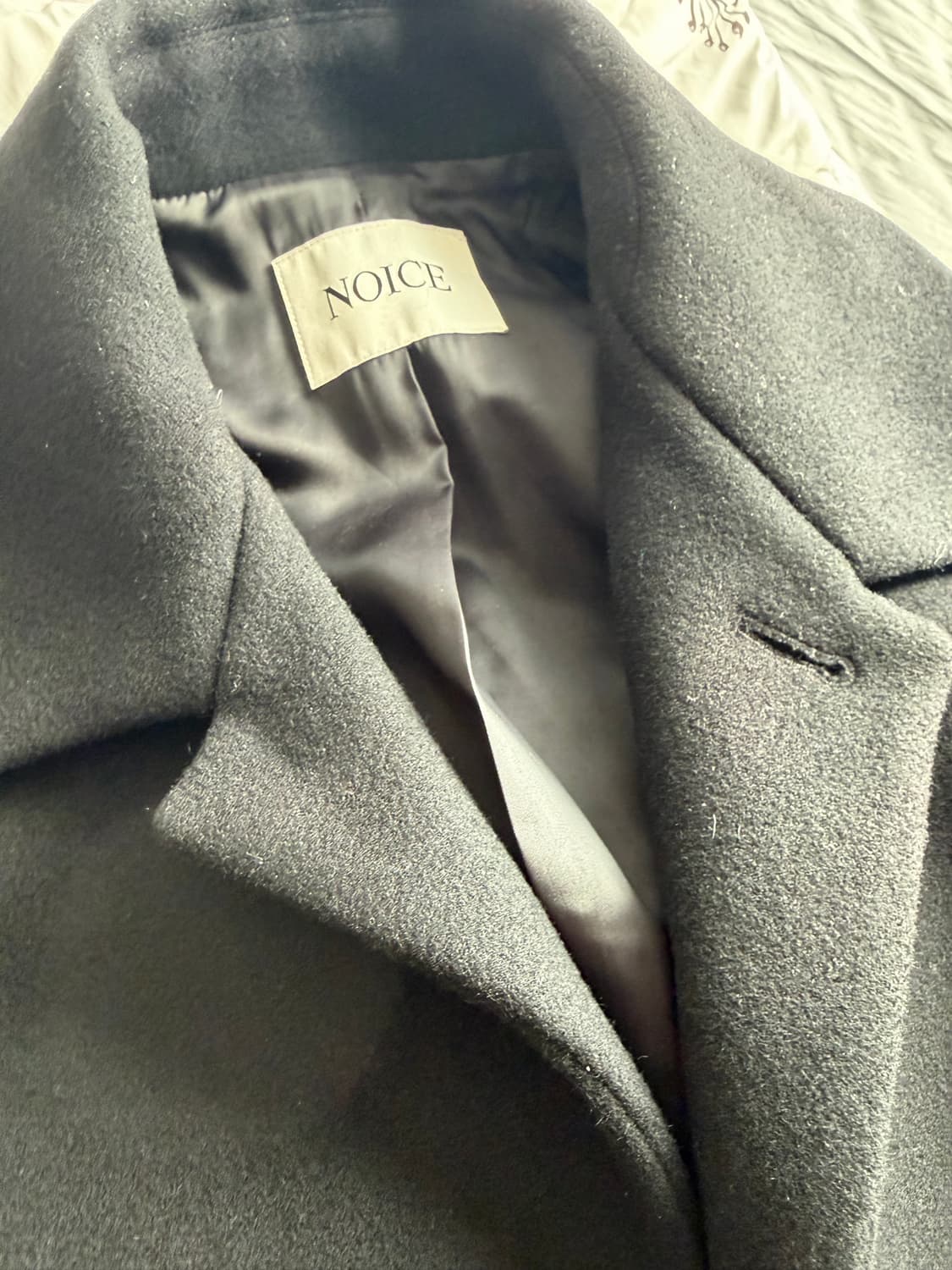 [M]노이스25fw 블랙 벨티드 롱코트 상품이미지4