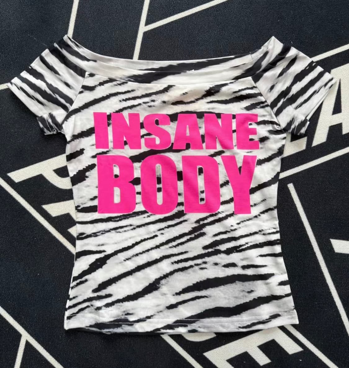 Omighty 키키 오마이티 지브라 줄무늬 insane body 탑 상품이미지2
