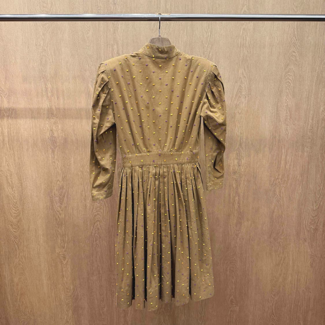 이세이미야케 스포츠 코튼 플리츠 원피스 도트 자수 패턴 디테일 브라운 상품이미지3