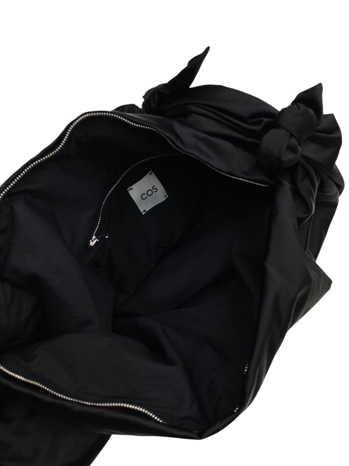 코스 새틴 히치숄더백 블랙 상품이미지3