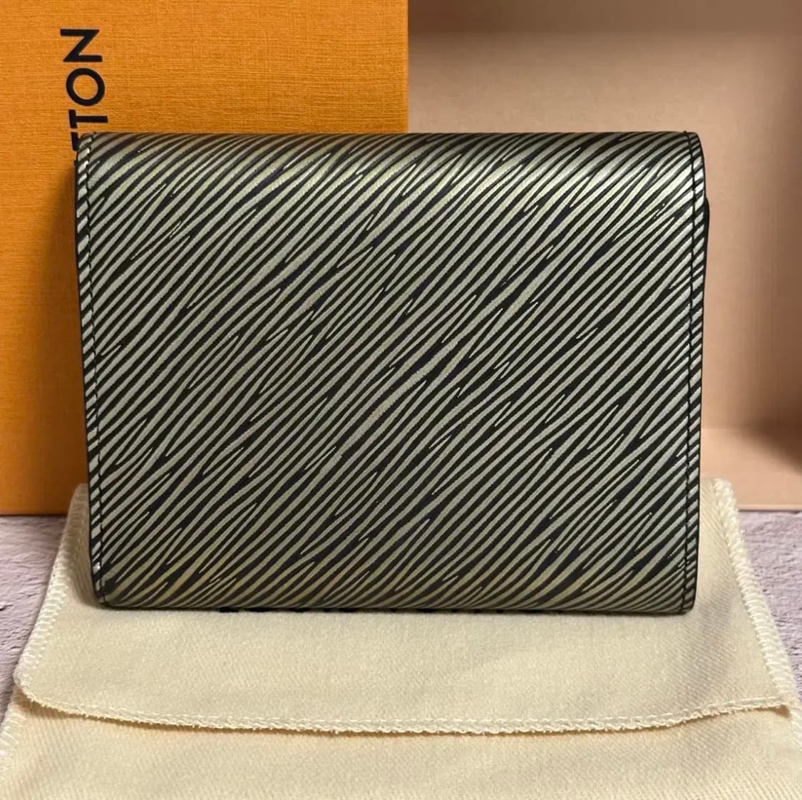 [풀구성] 루이비통 트위스트 컴팩트 월릿 반지갑 상품이미지2