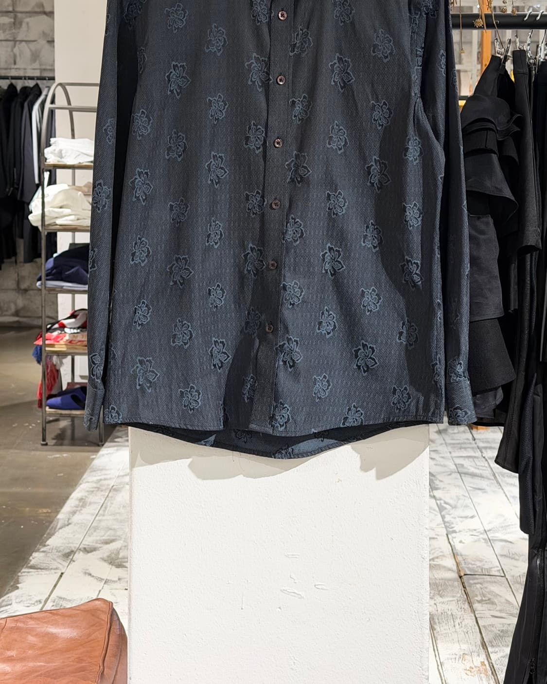 발렌시아가 네이비 플라워 롱슬리브 셔츠 상품이미지5