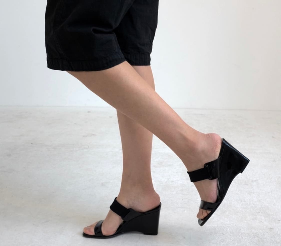 Salvatore Ferragamo Patent Leather Wedge 상품이미지8