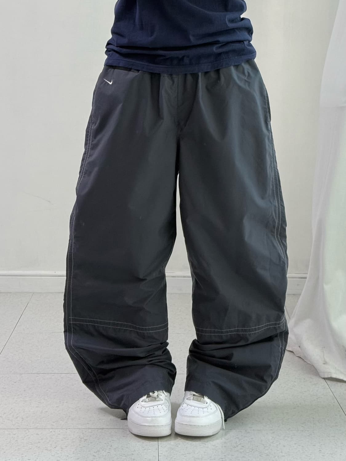 나이키 뮤트 스티치 트랙팬츠 상품이미지1