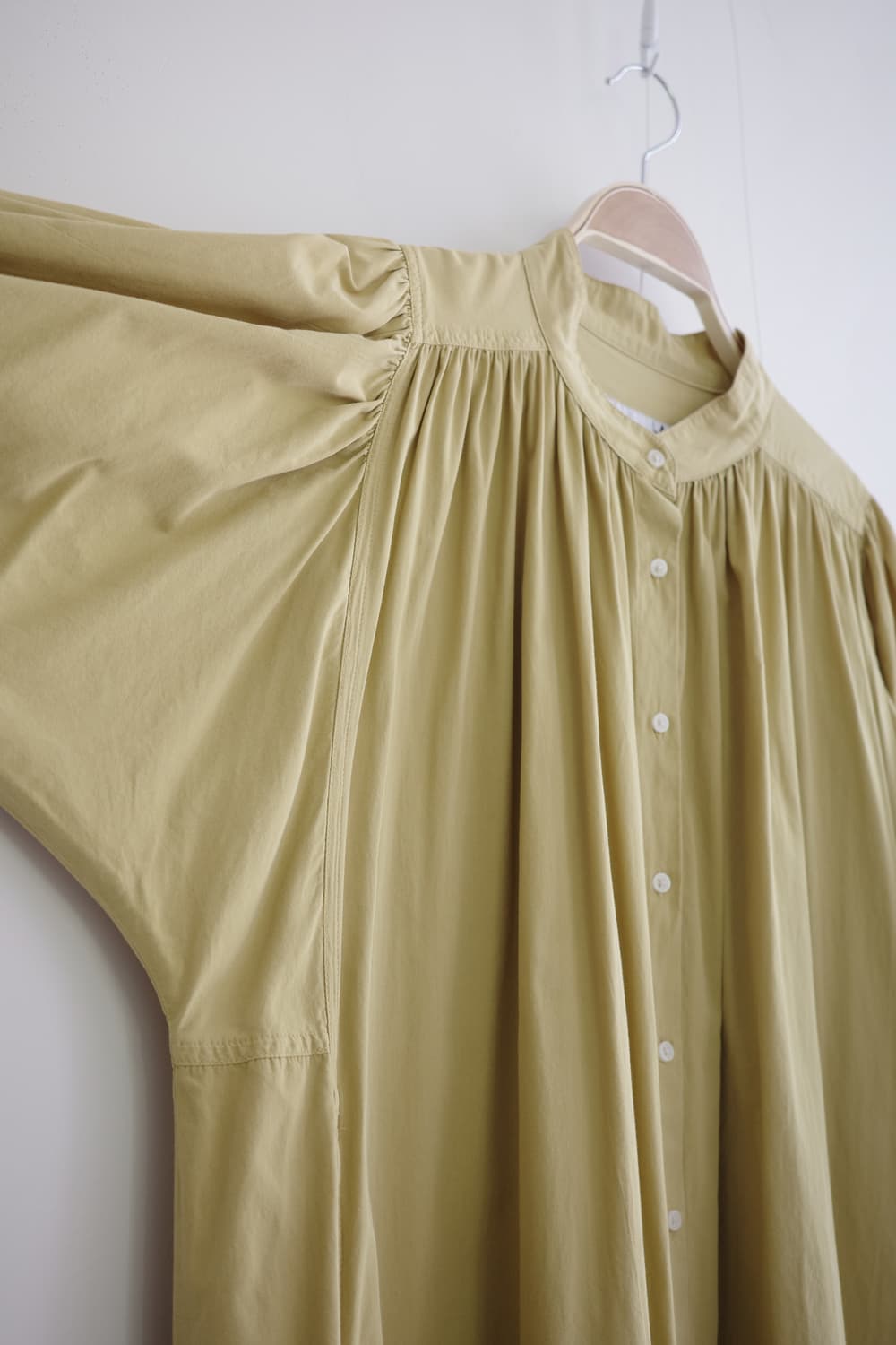 LAKOLE 겨자색 셔츠형 롱 원피스 상품이미지3