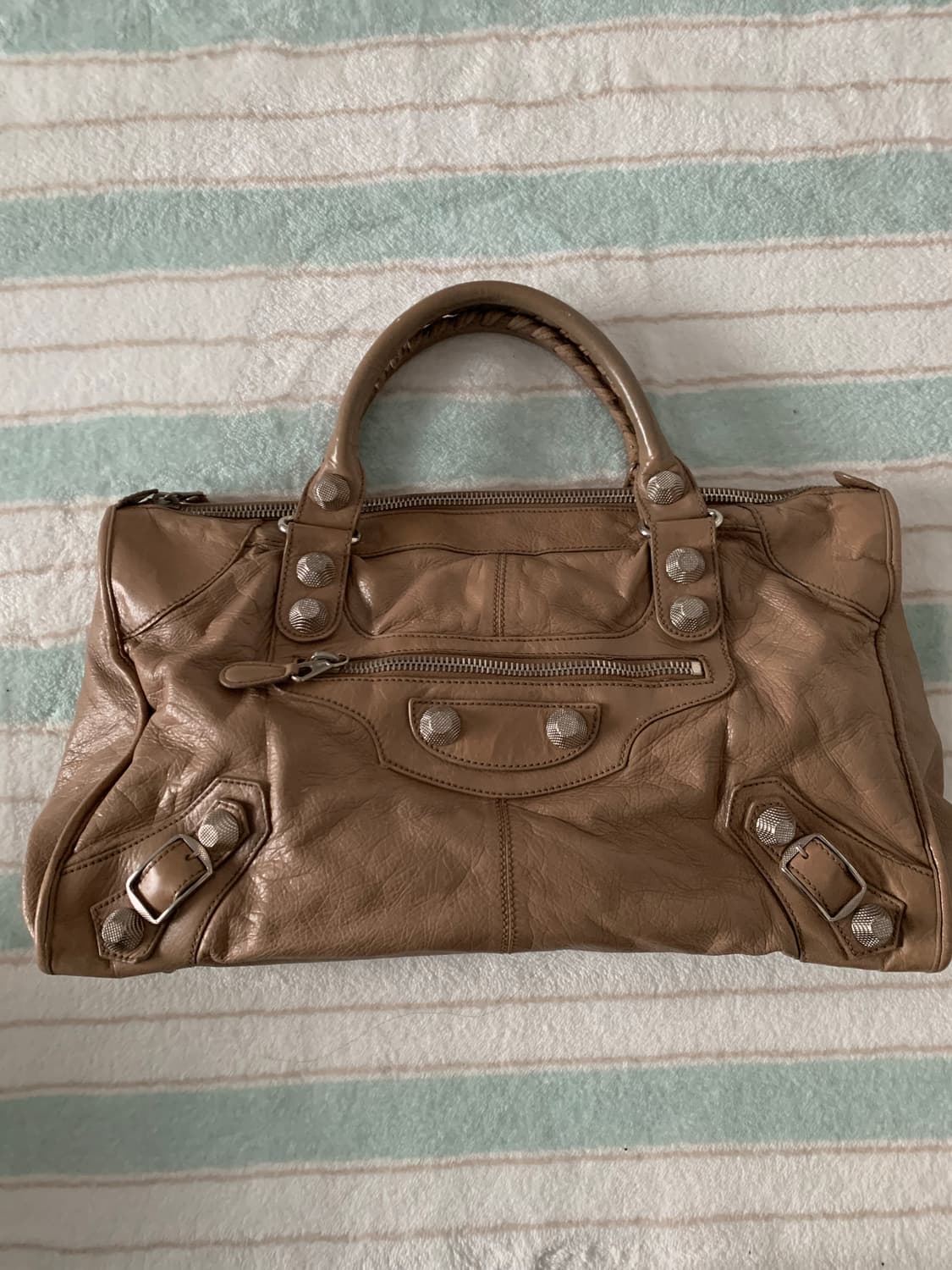 발렌시아가 라지 모터백  상품이미지3