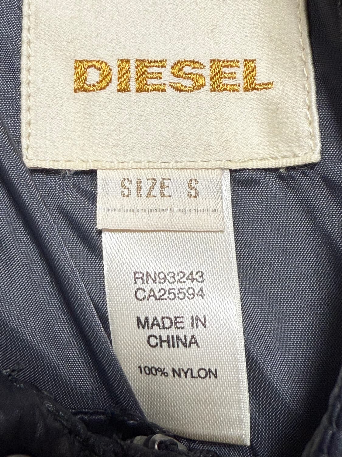 디젤 해체주의 지퍼 디테일 나일론 바이커 경량패딩 상품이미지5