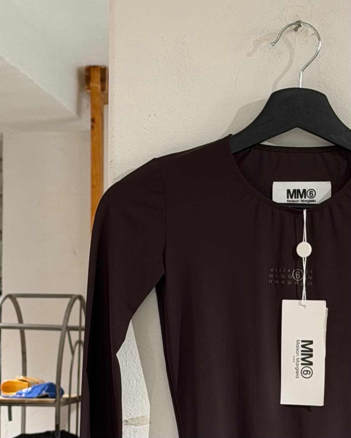 mm6 브라운 로고 롱슬리브 저지 바디수트 상품이미지2