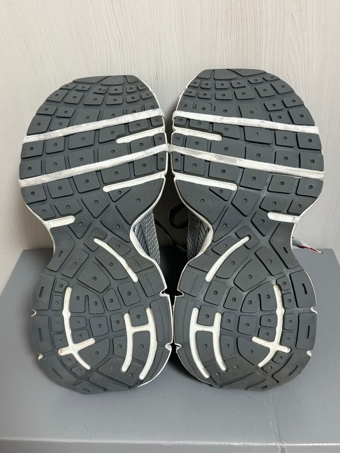 (42) 발렌시아가 3xl 그레이 레드 화이트 백화점판 상품이미지5