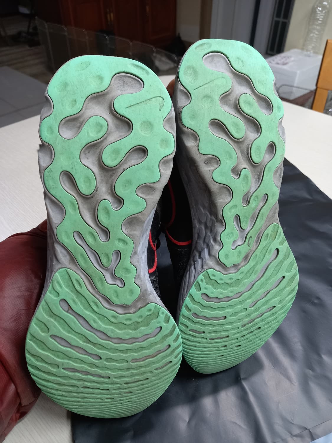 275 NIKE REACT 러닝화 블랙 상품이미지4