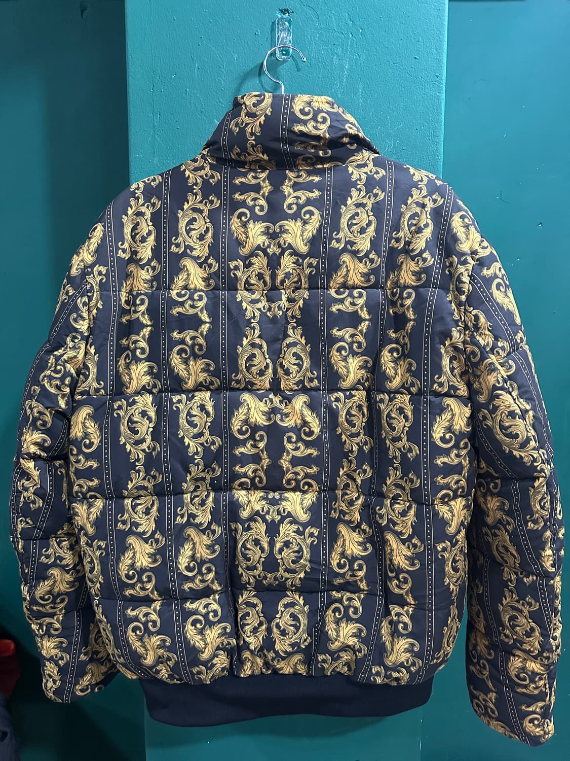 자라 블랙골드 패턴 패딩점퍼105 상품이미지2