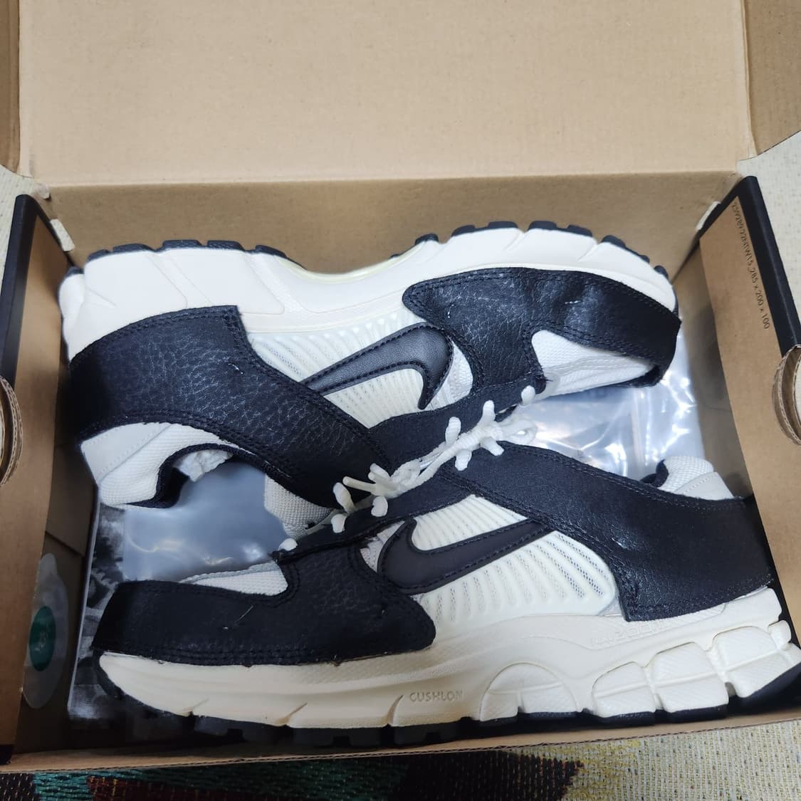 나이키 줌 보메로 울프그레이 w 235 크림 상품이미지8