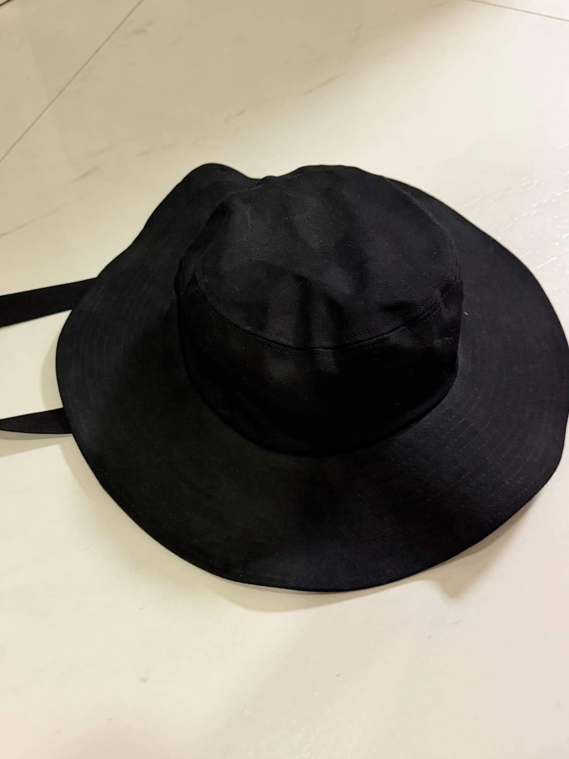 디그낙(D.GNAK) 브랜드의 블랙 버킷햇 상품이미지1