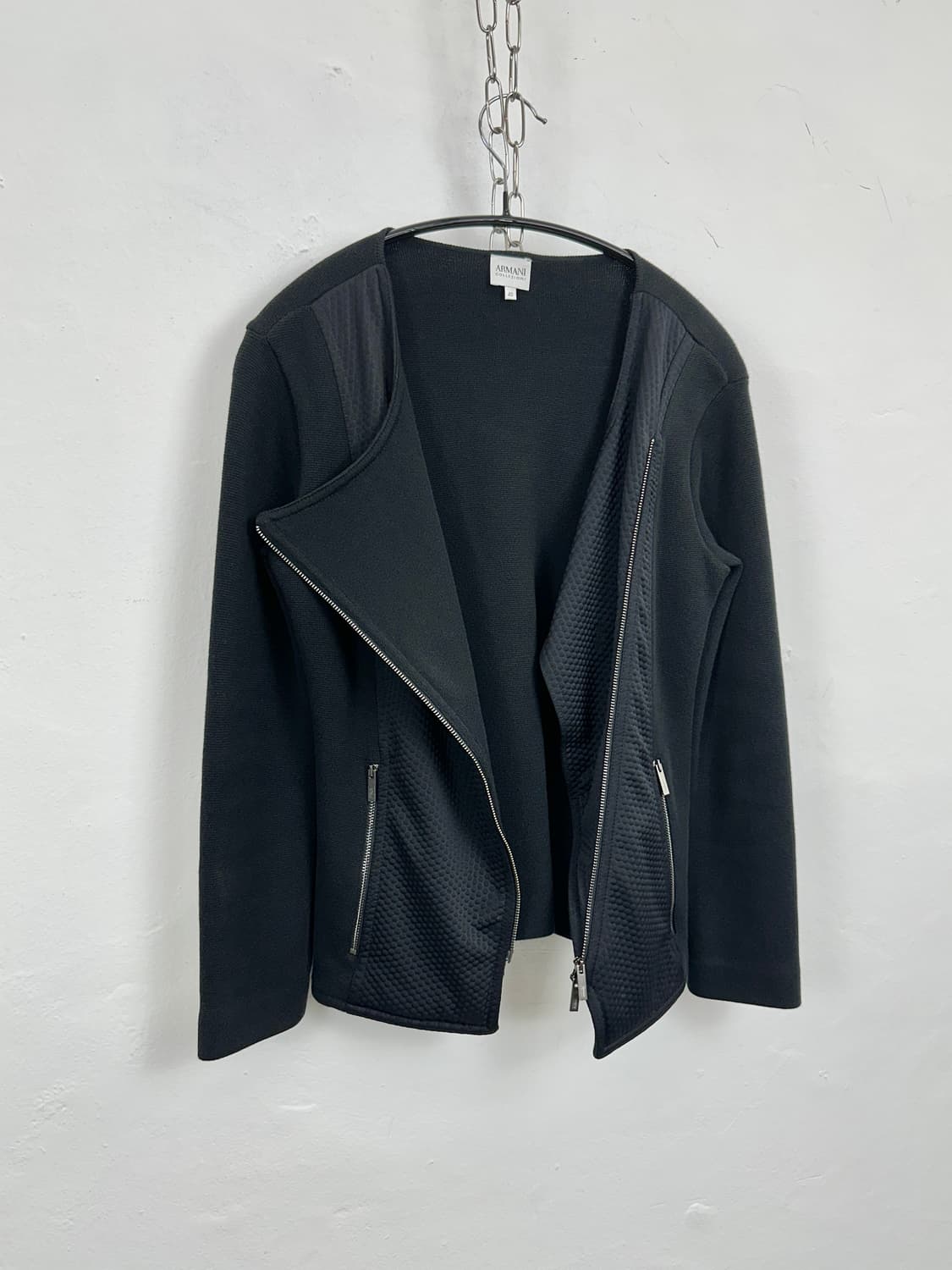 Armani Collezioni Asymmetric Embossed 2- 상품이미지8