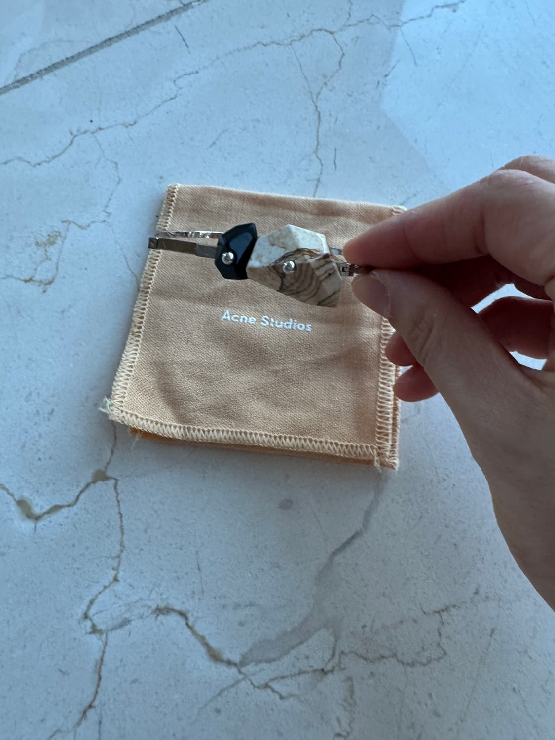 아크네 스튜디오 Acne Studios 모던 스톤 팔찌 OS 상품이미지2
