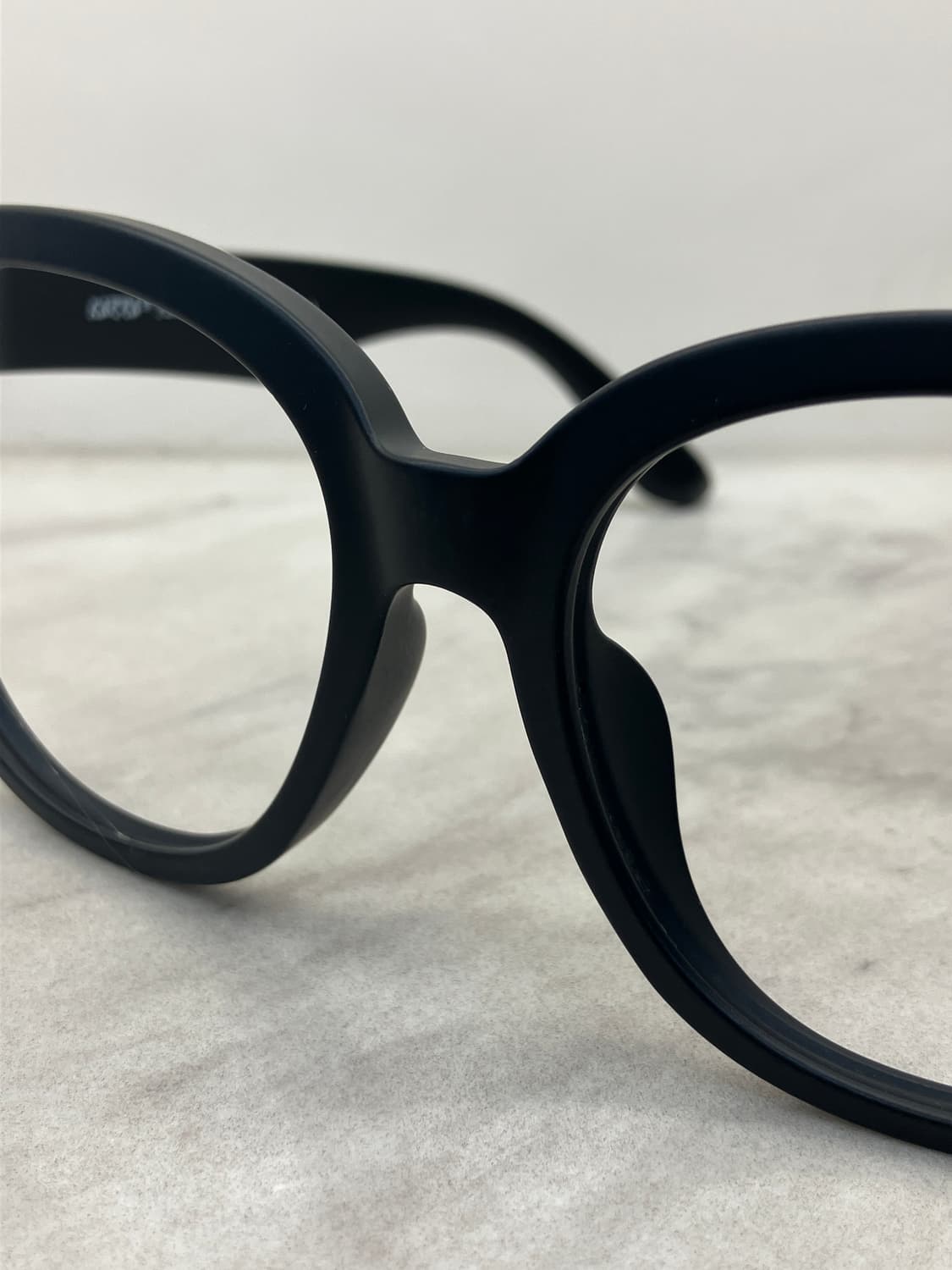 카라 KARRA 매트 블랙 와이드 라운드 빅 뿔테 안경 상품이미지5