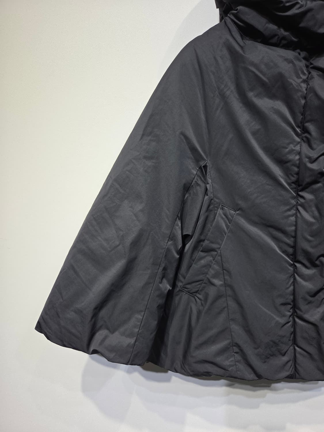 유니클로 +J (질샌더) 하이브리드 다운 자켓 블랙 상품이미지4