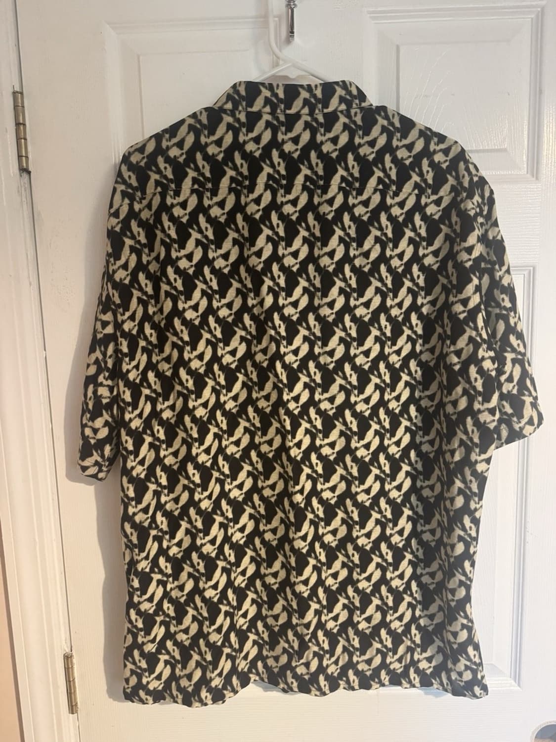 [BTS 뷔님 착용] 생로랑 23ss 노이어 실크 셔츠 상품이미지5