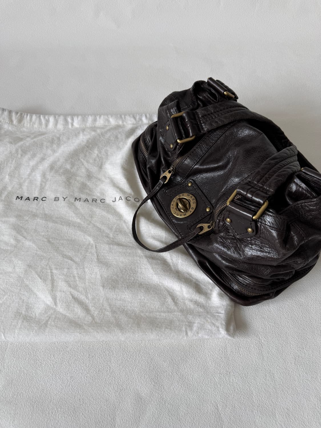 마크 바이 마크제이콥스 레더 보스턴 토트 숄더백 상품이미지2