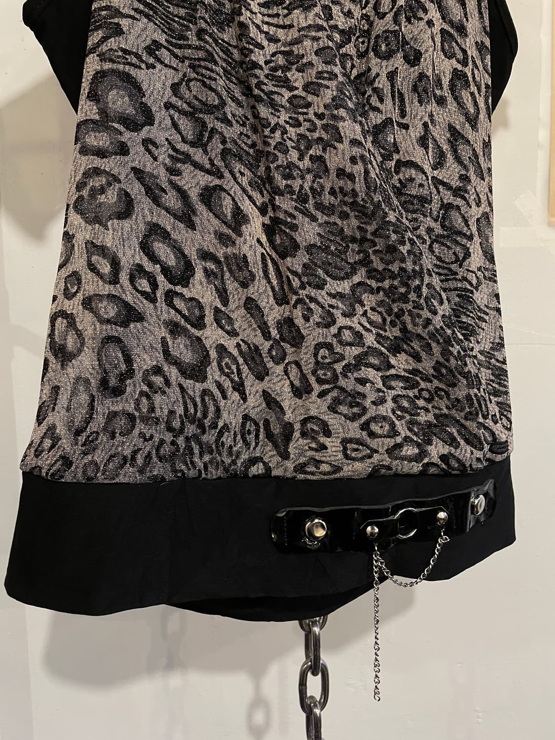 레오파드 패턴 홀터 체인 블랙 슬리브리스 갸루 상품이미지4