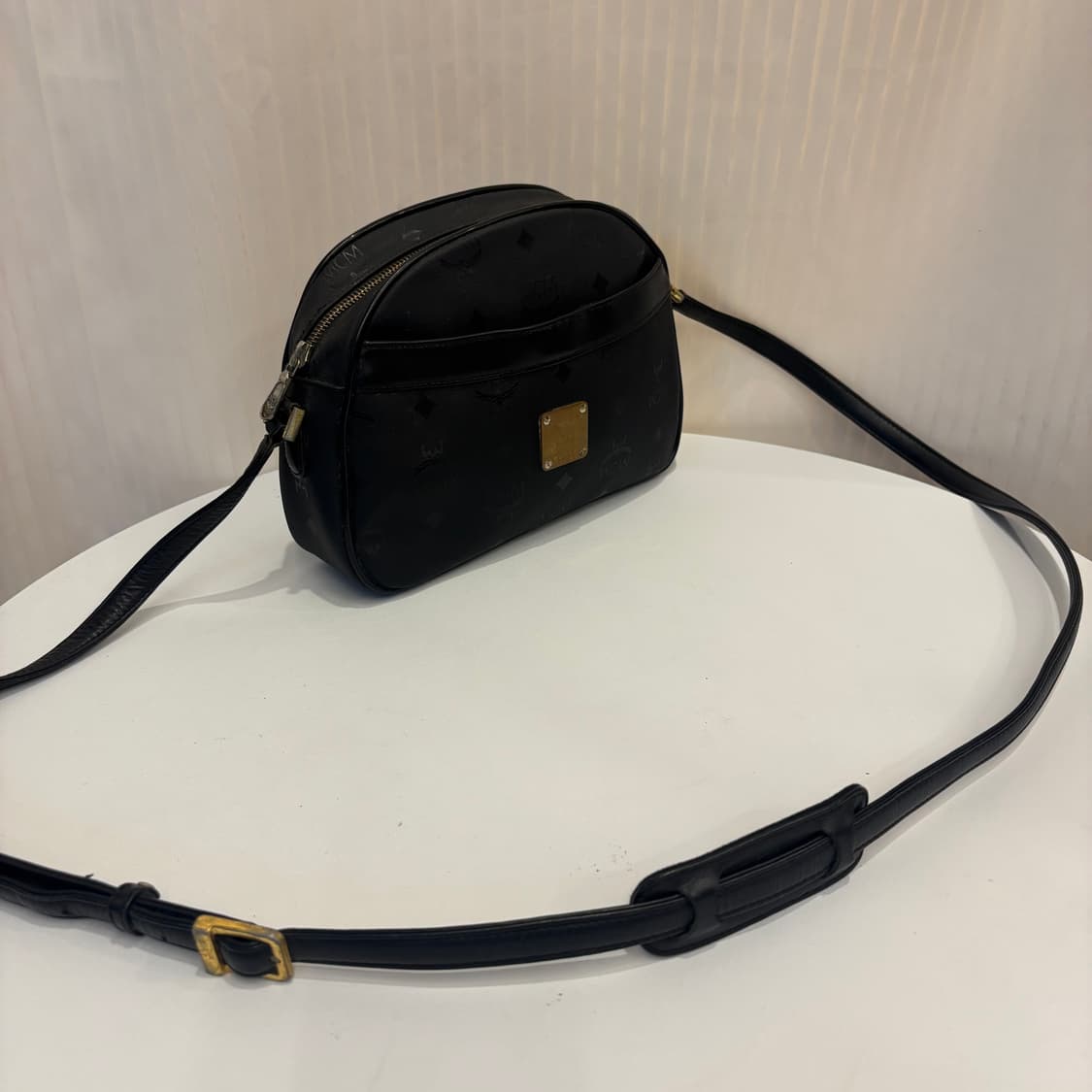 정품 MCM 블랙 크로스백     상품이미지3