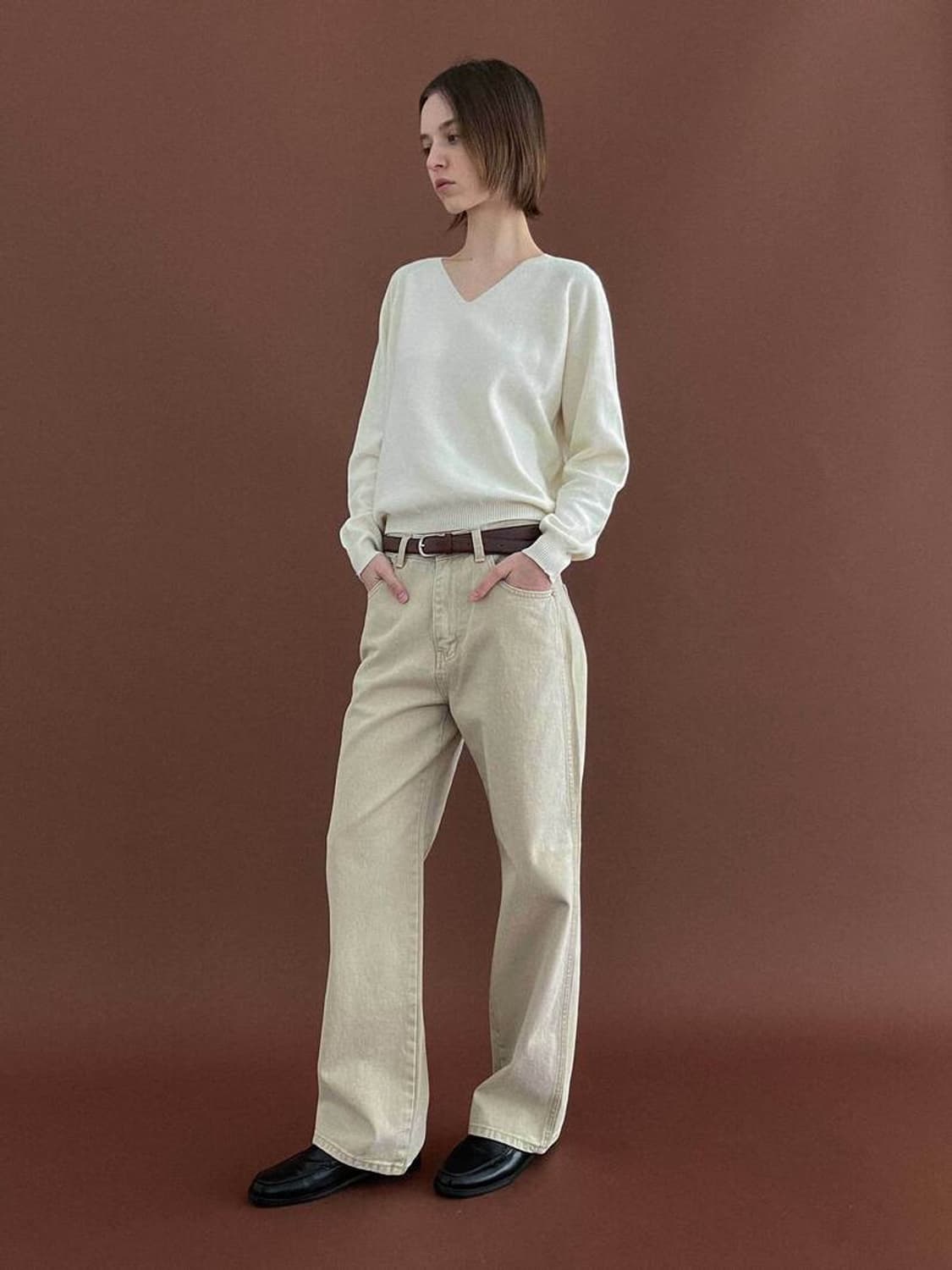 홀가먼트 브이넥 아이보리 니트 상품이미지2