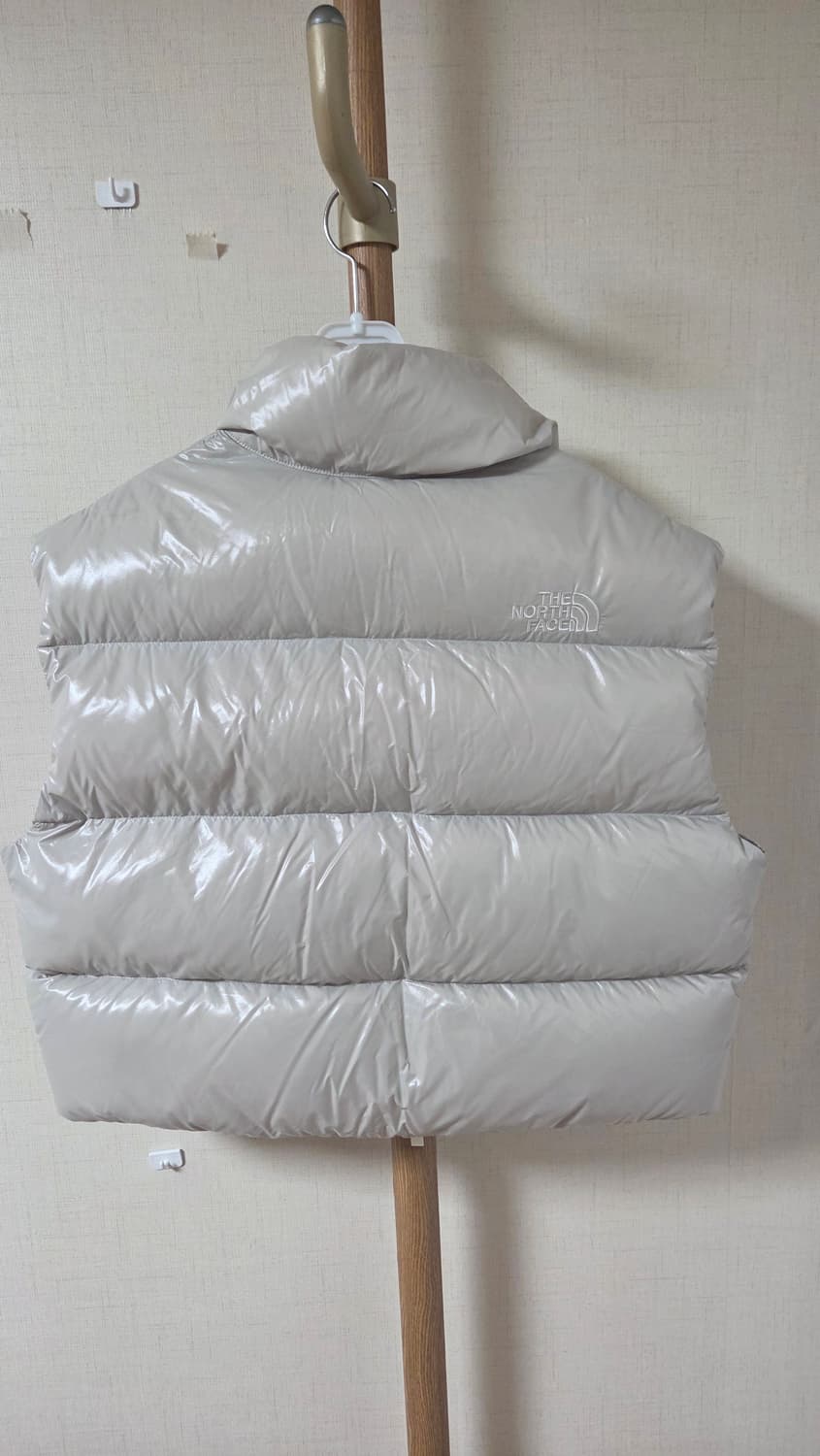 노스페이스 화이트 라벨 글로시 다운 베스트 화이트 샌드 상품이미지2