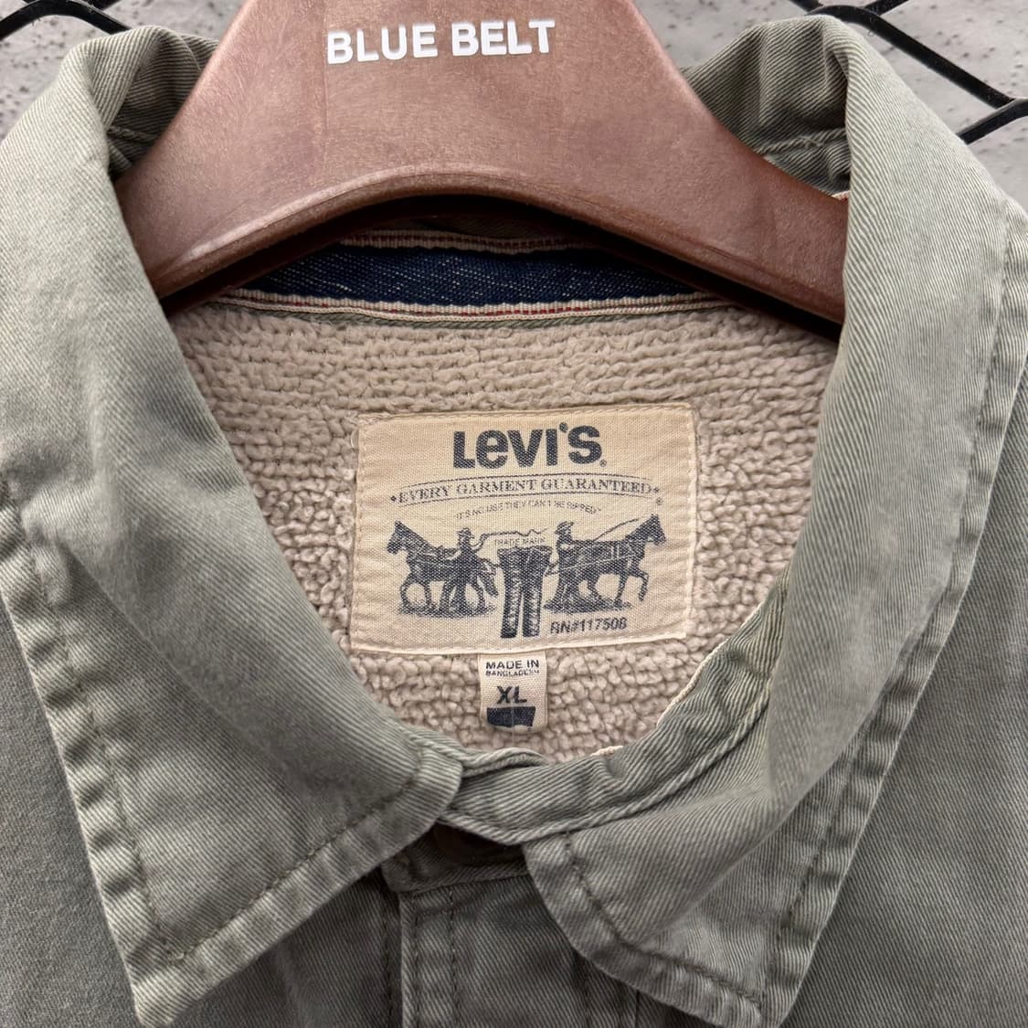 리바이스 밀리터리 셔츠자켓 밑단 레드탭 쉐르파 안감 디테일 카키 상품이미지6