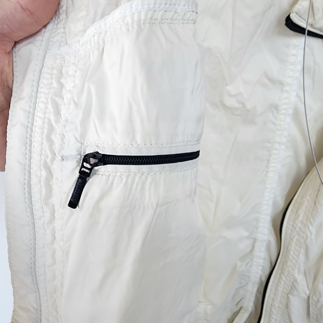 버버리 아이보리색 바람막이 자켓 상품이미지8