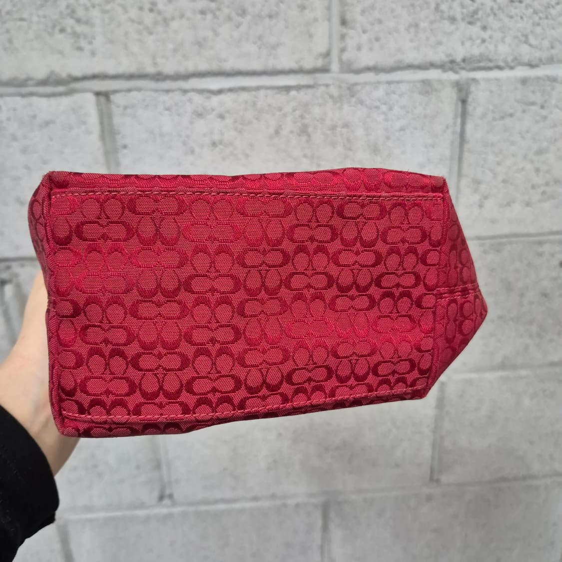 코치 미니 시그니처 파우치백 상품이미지5