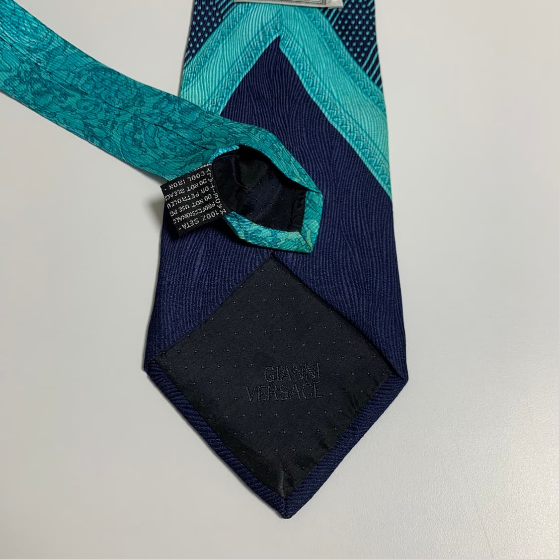 베르사체(VERSACE) 명품넥타이 A등급 9.9cm 미세이염존재 상품이미지5