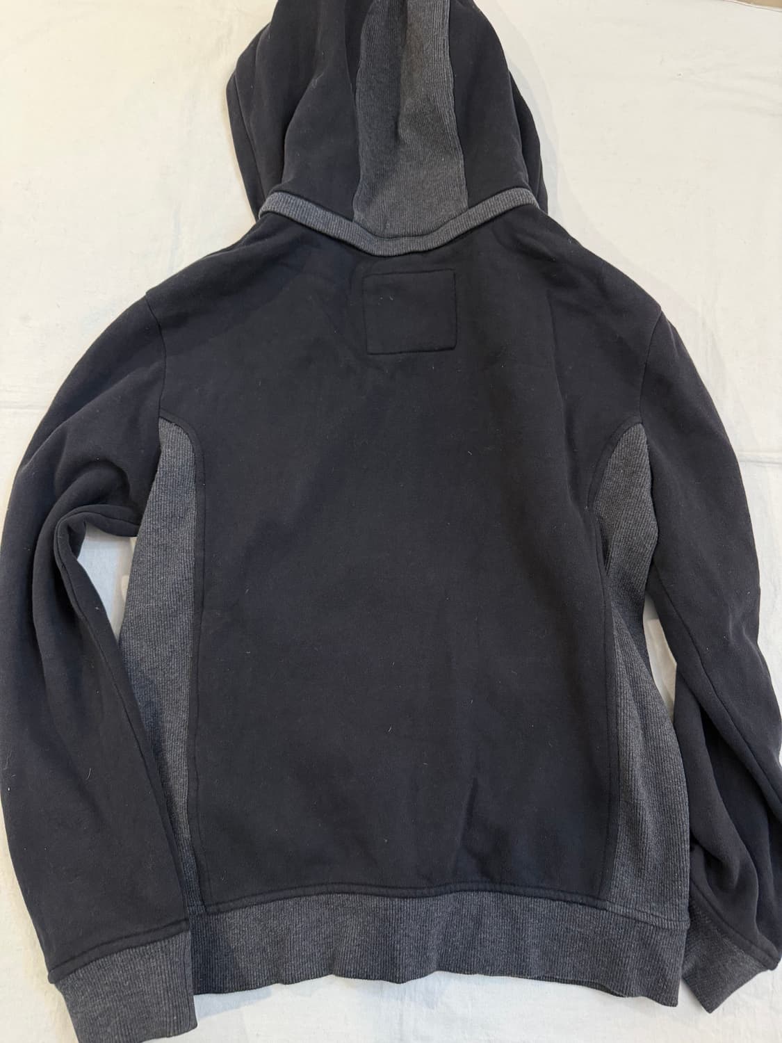 아르마니 익스체인지 메탈로고 후드집업 블랙 상품이미지3