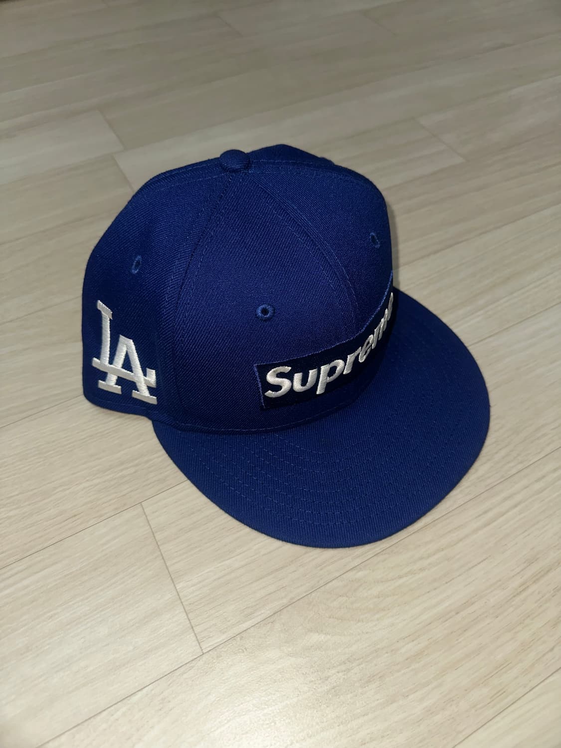 슈프림 x MLB 팀 박스로고 뉴에라 다크 로얄 로스앤젤레스 상품이미지3